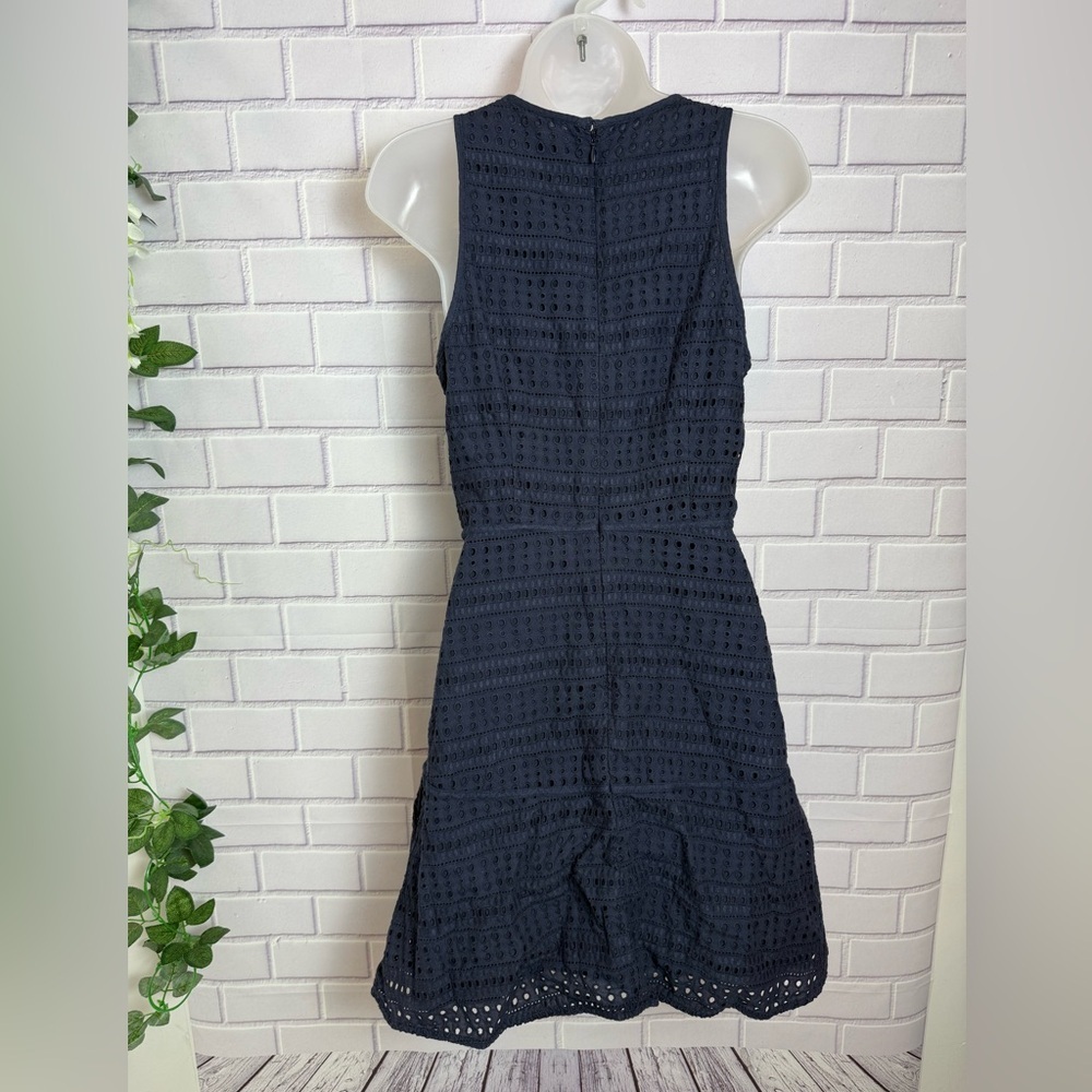 GAP Navy Blue Eyelet Sleeveless Fit & Flare Dress/size 4 - Picture 6 of 9